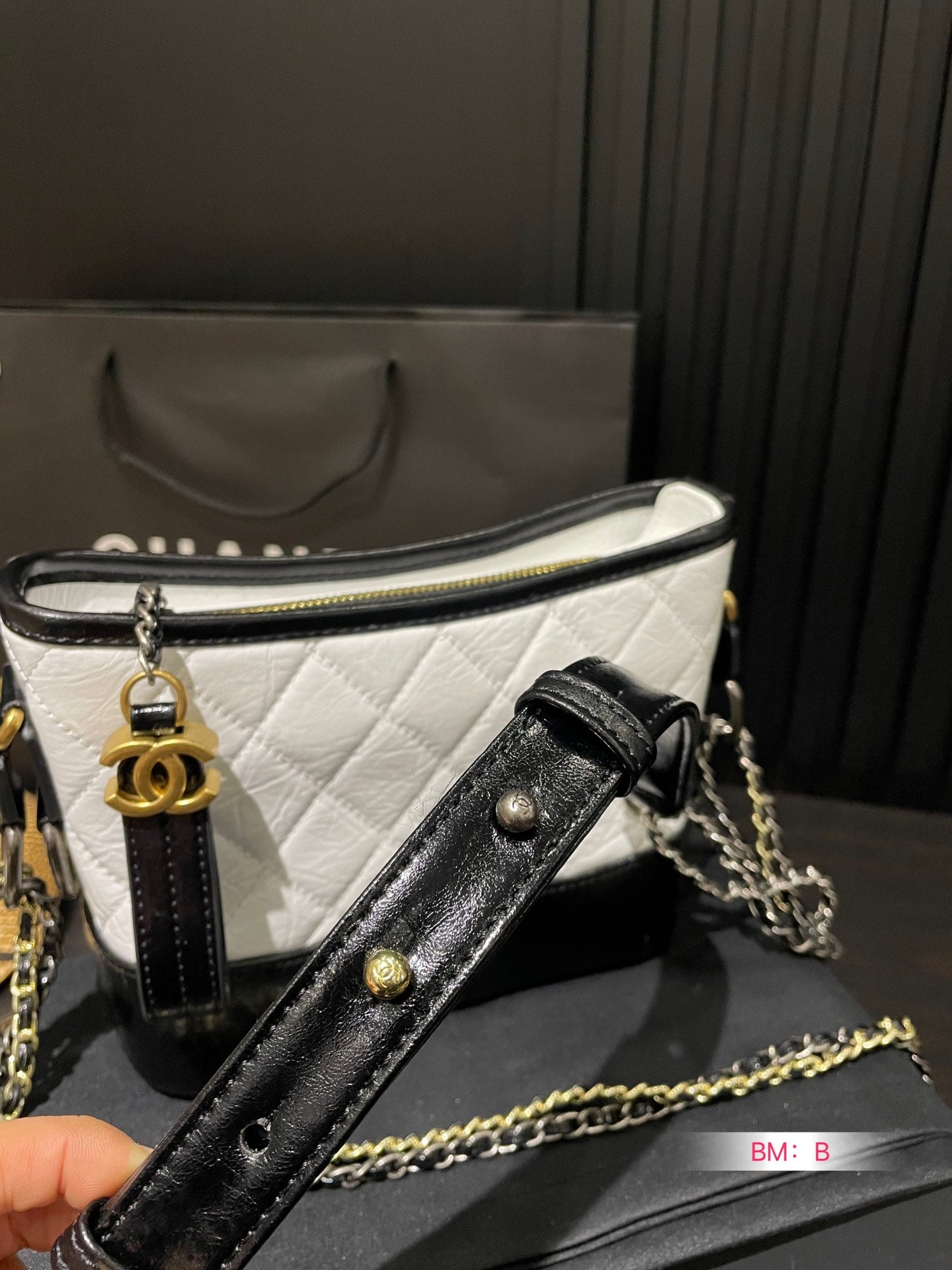 Wandering bag new CH hardware