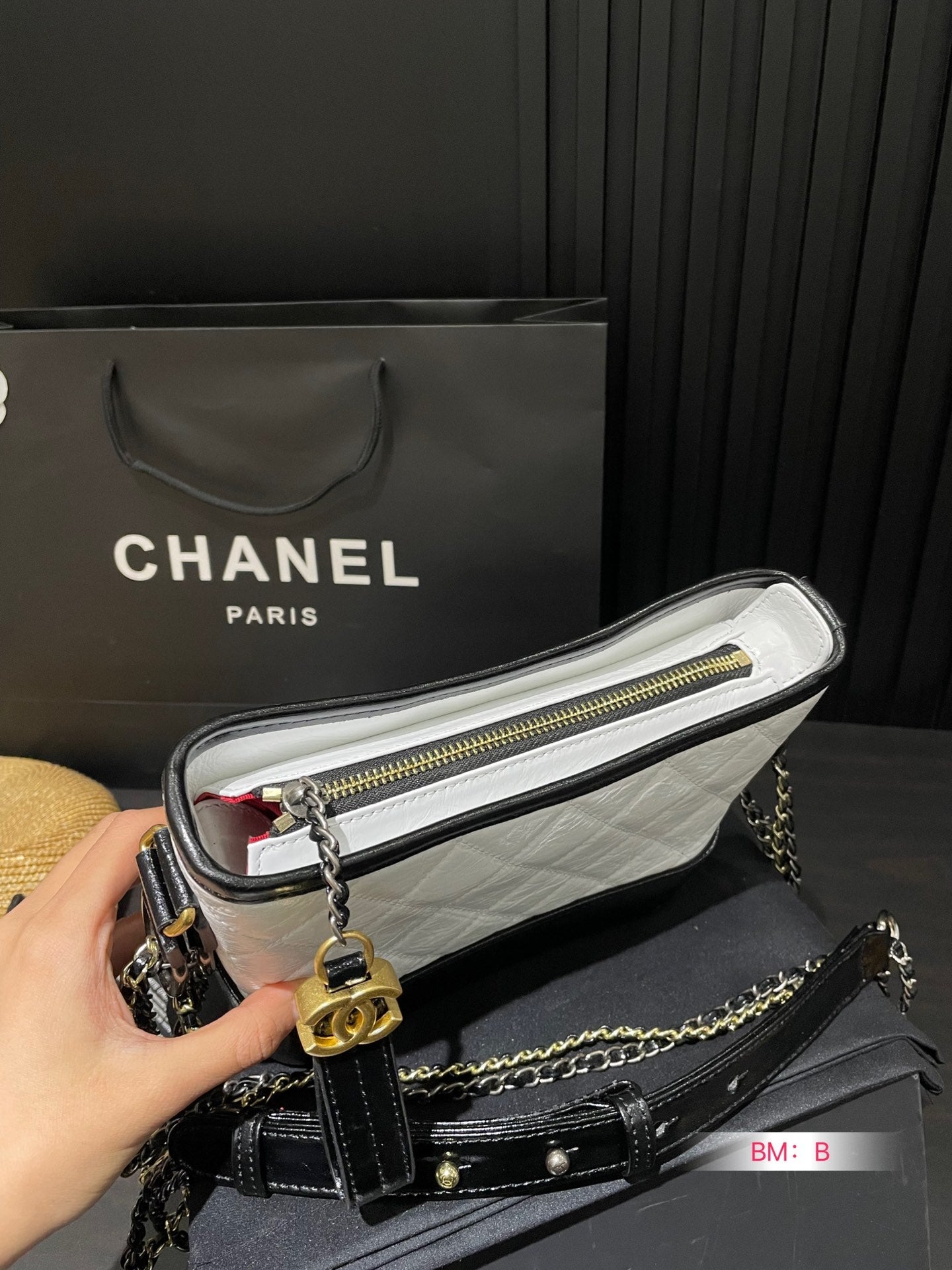 Wandering bag new CH hardware