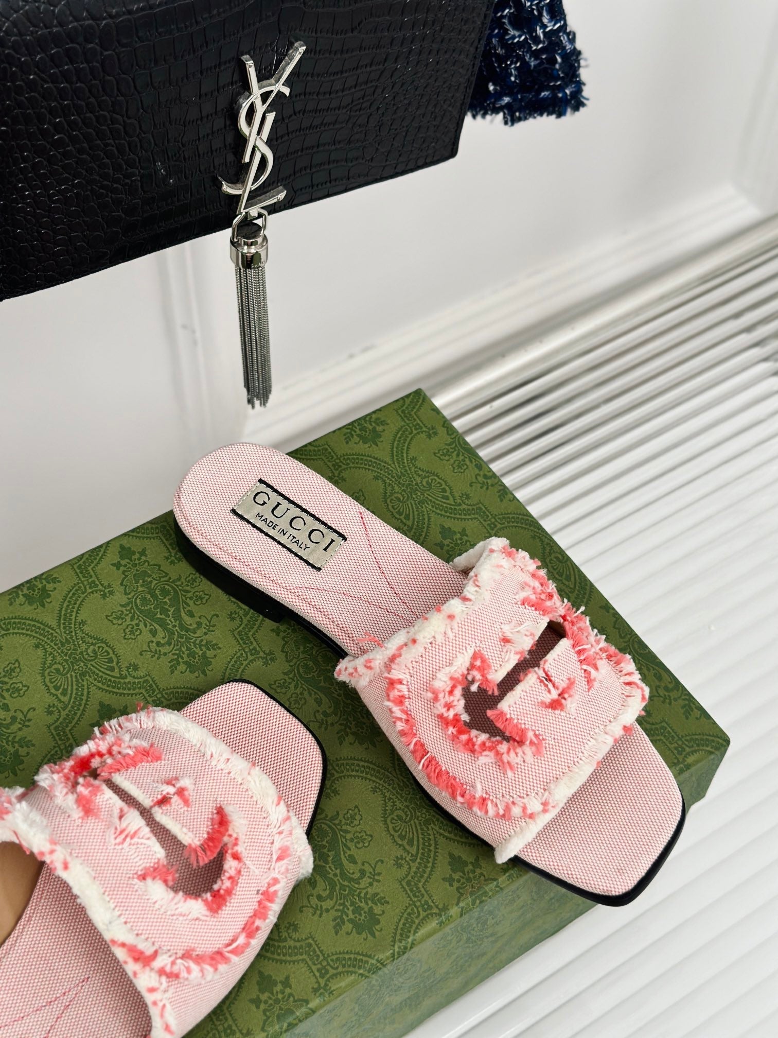 New hollow flat slippersVIP 1：1