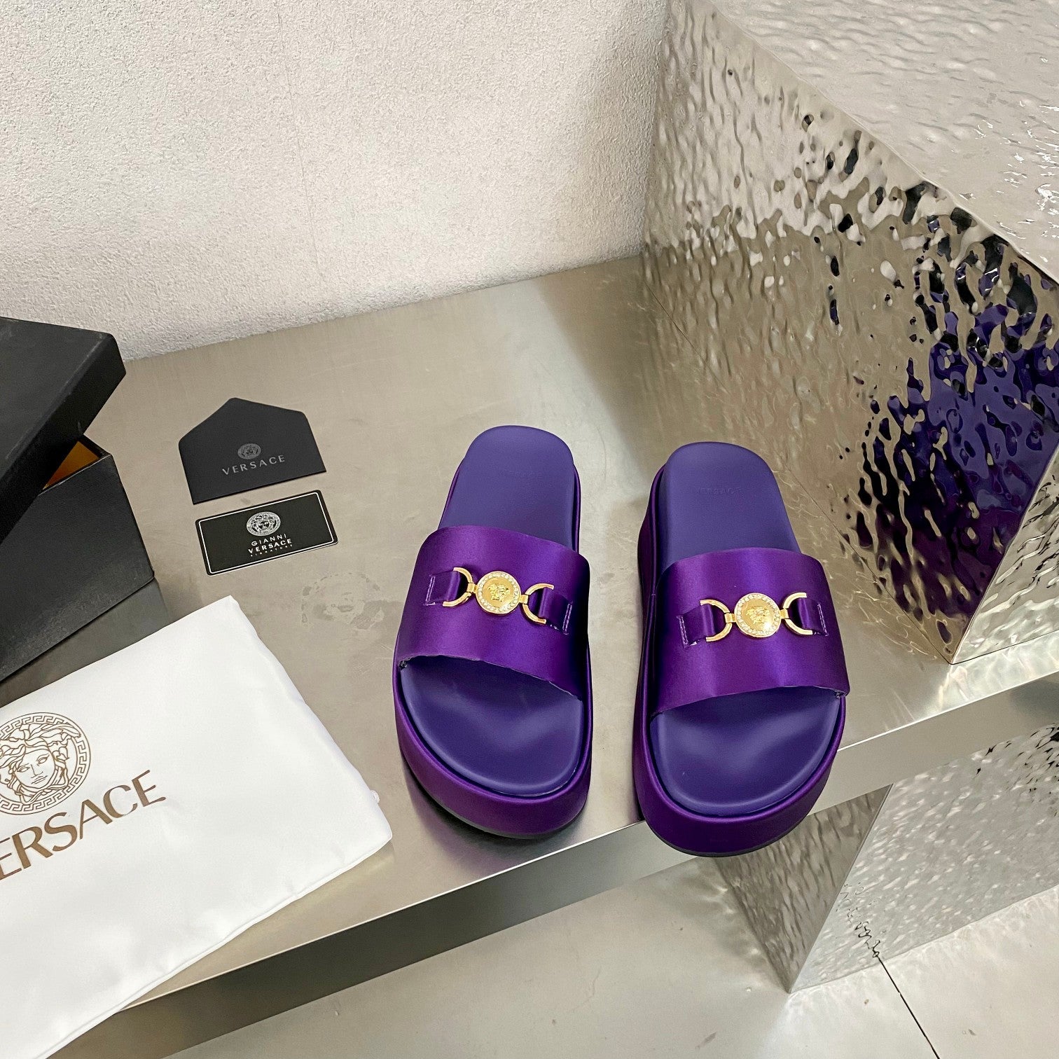 New waterproof platform  V    VIP1:1