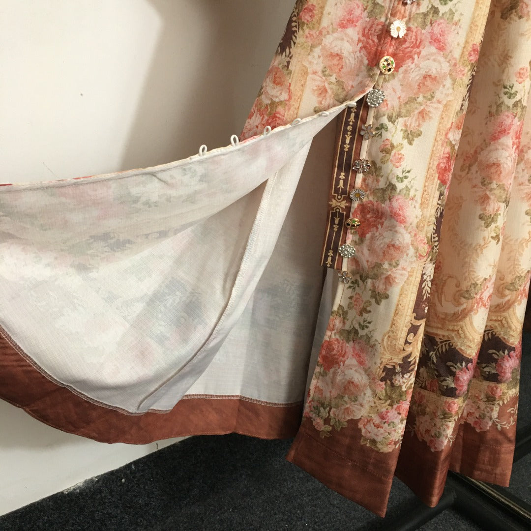 ZIM**** new retro floral prints, customized buttons with various flower patterns, stand-up collar, waisted lantern long-sleeved dress with belt,