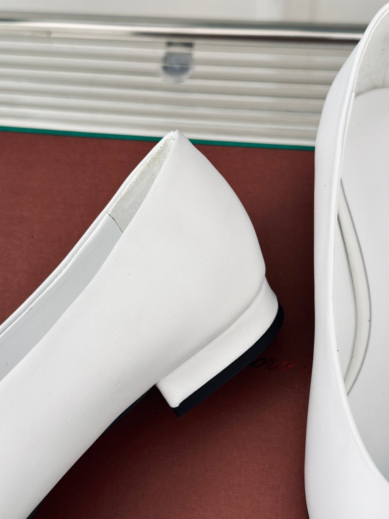 Loro Pia**/ Top quality classic beautiful retro witch color matching flat shoes VIP1:1