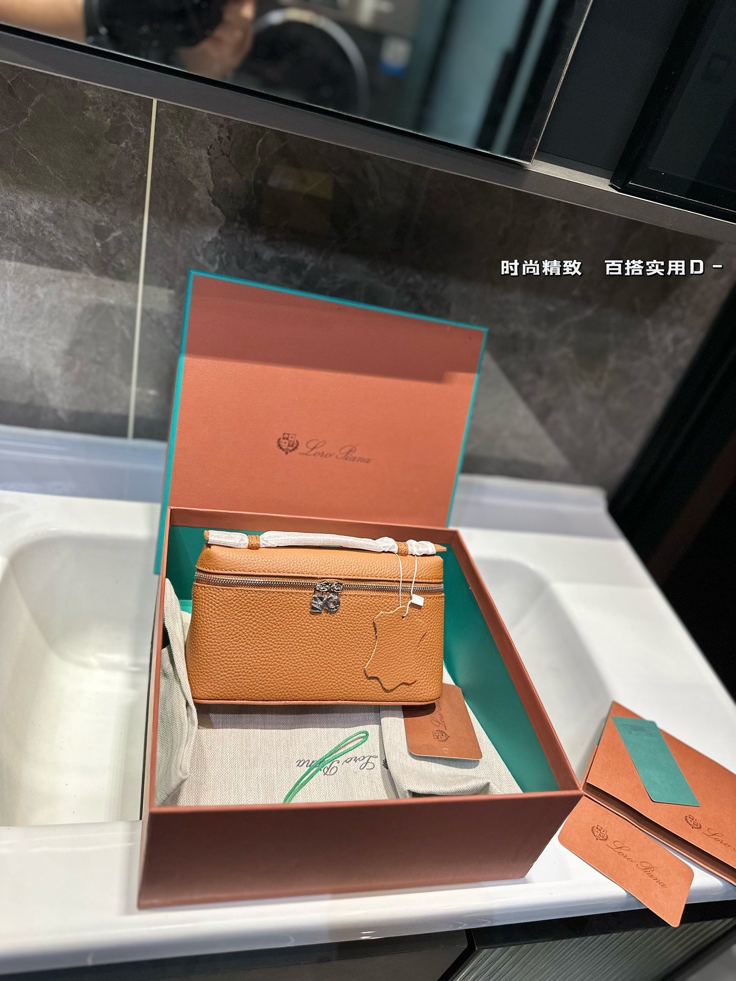 Loro Pia**2024 shoulder bag (multiple colors)