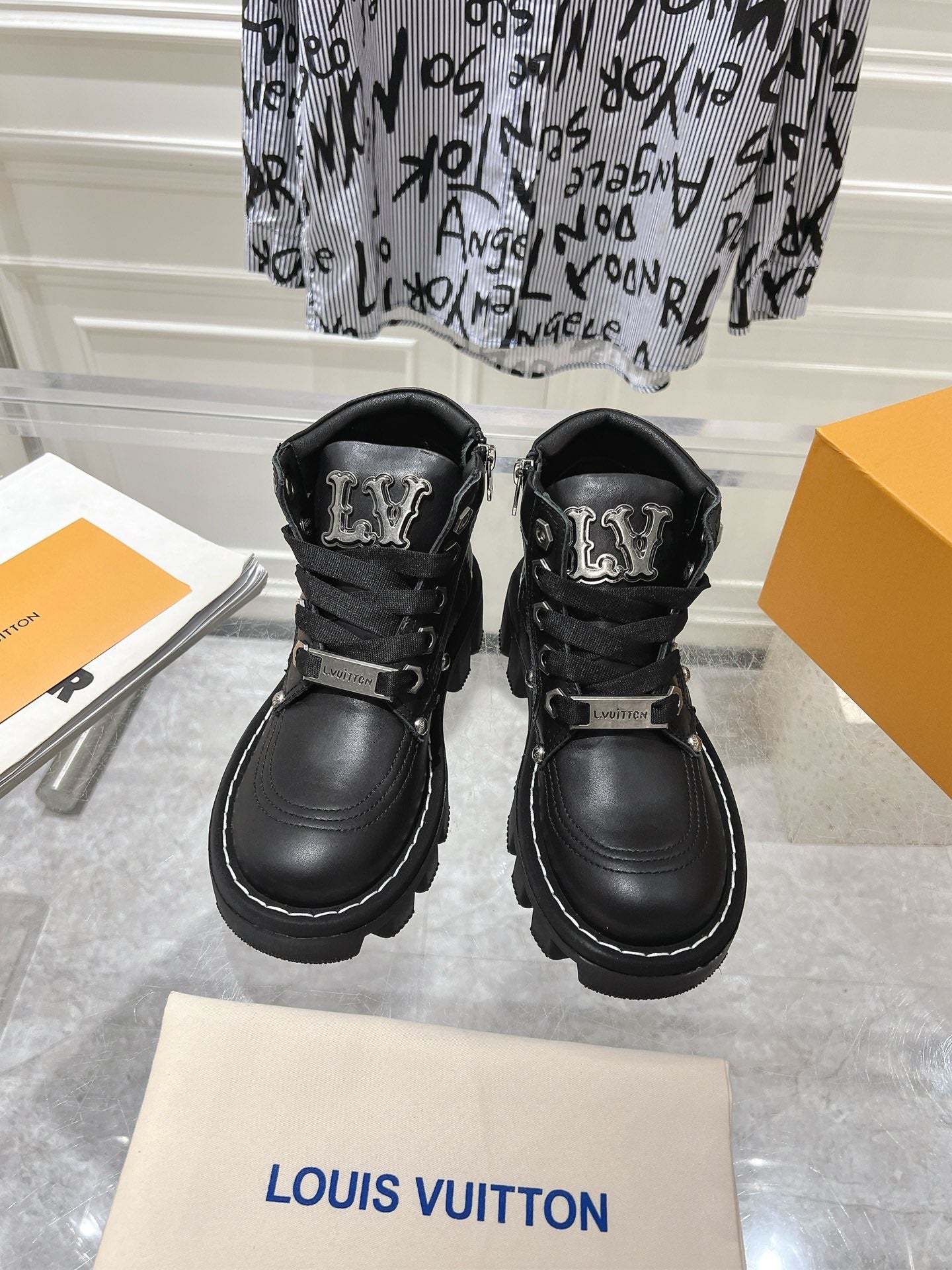 Louis Vuitton new 2025 new high quality VIP1:1 thick sole short boots Martin boots
