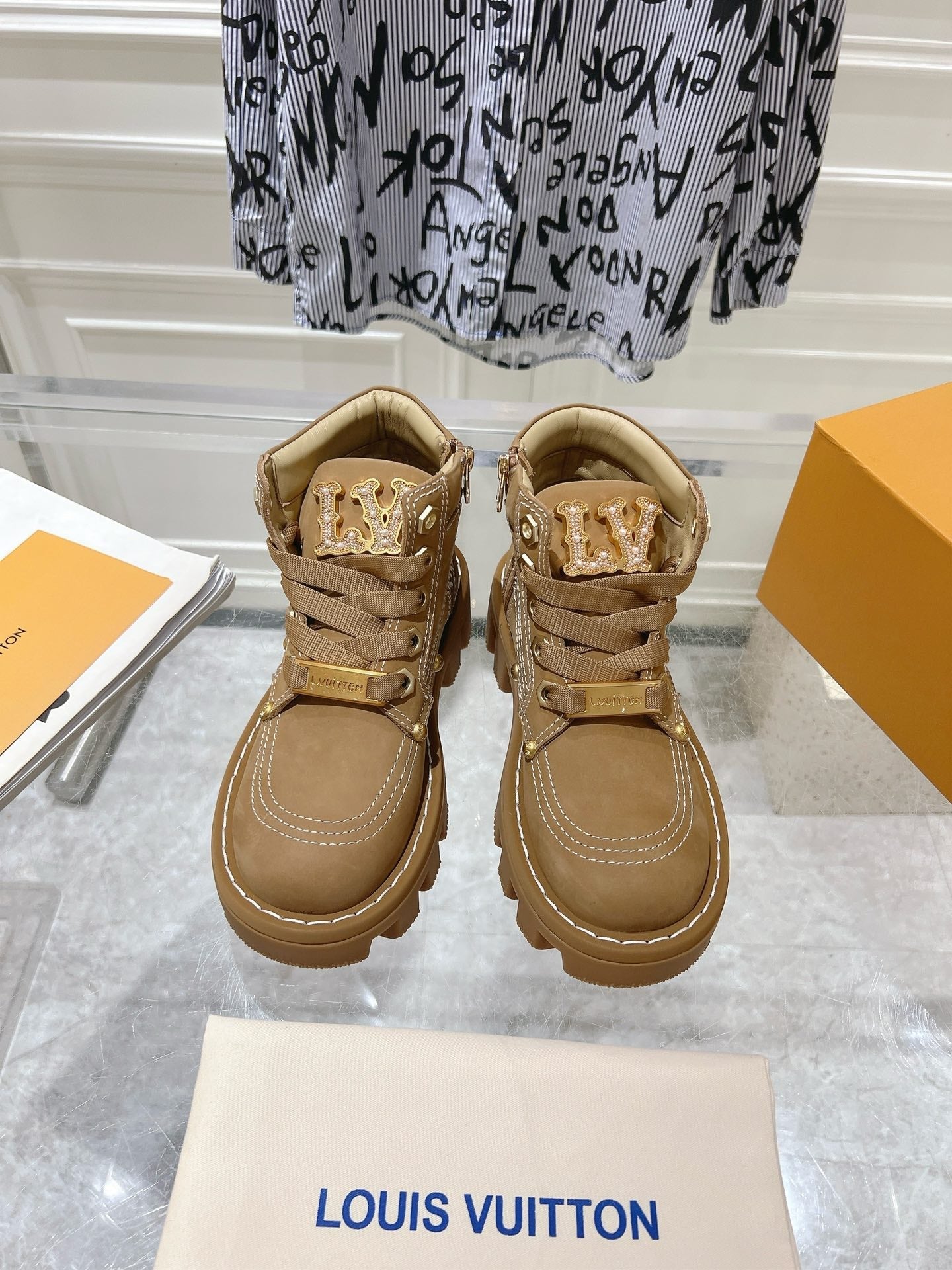 Louis Vuitton new 2025 new high quality VIP1:1 thick sole short boots Martin boots