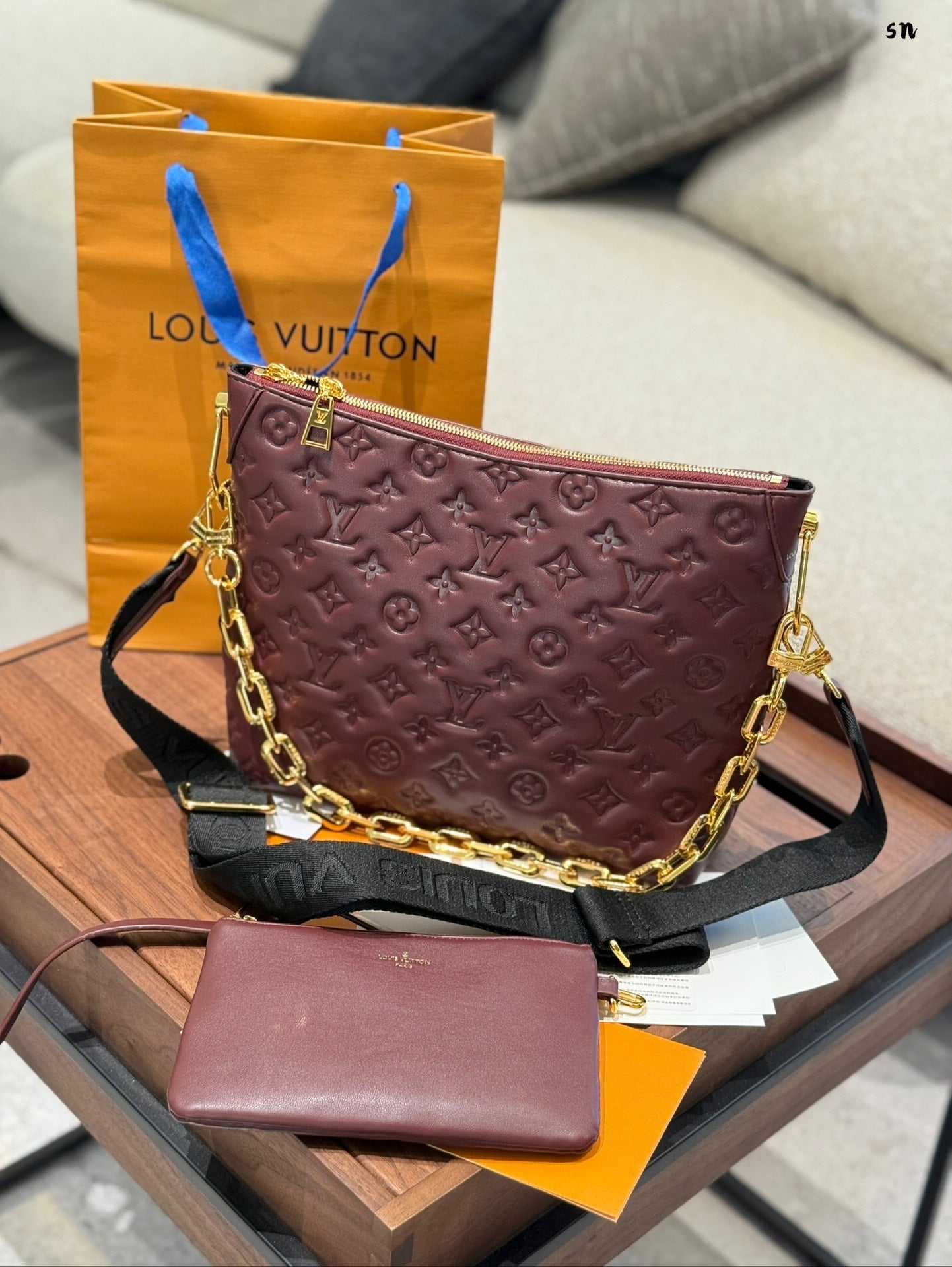 Coussin bag with chain