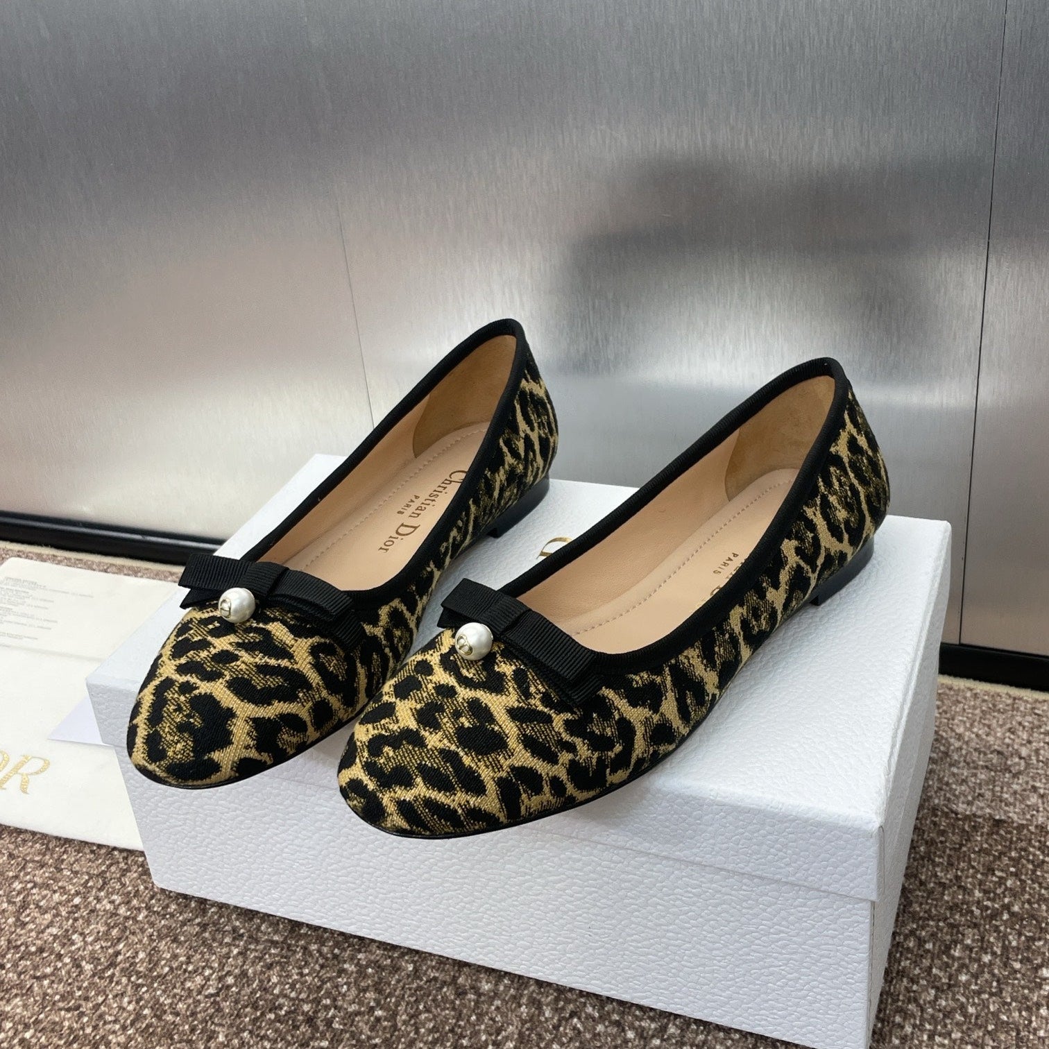 D*or 2024 Early Spring Haute Couture Collection New Iconic Electric Embroidery Raglan Pattern Ballet Shoes  VIP 1:1