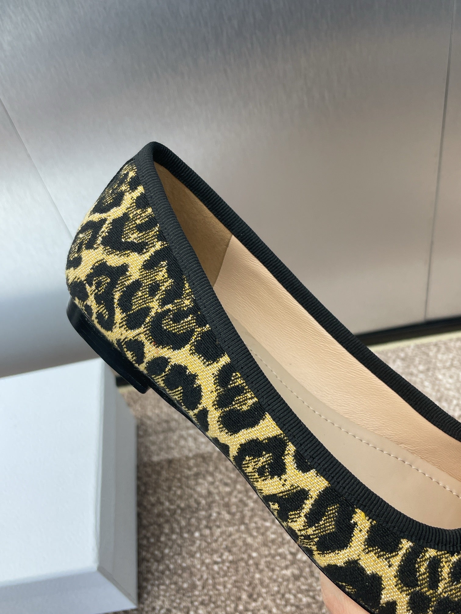 D*or 2024 Early Spring Haute Couture Collection New Iconic Electric Embroidery Raglan Pattern Ballet Shoes  VIP 1:1